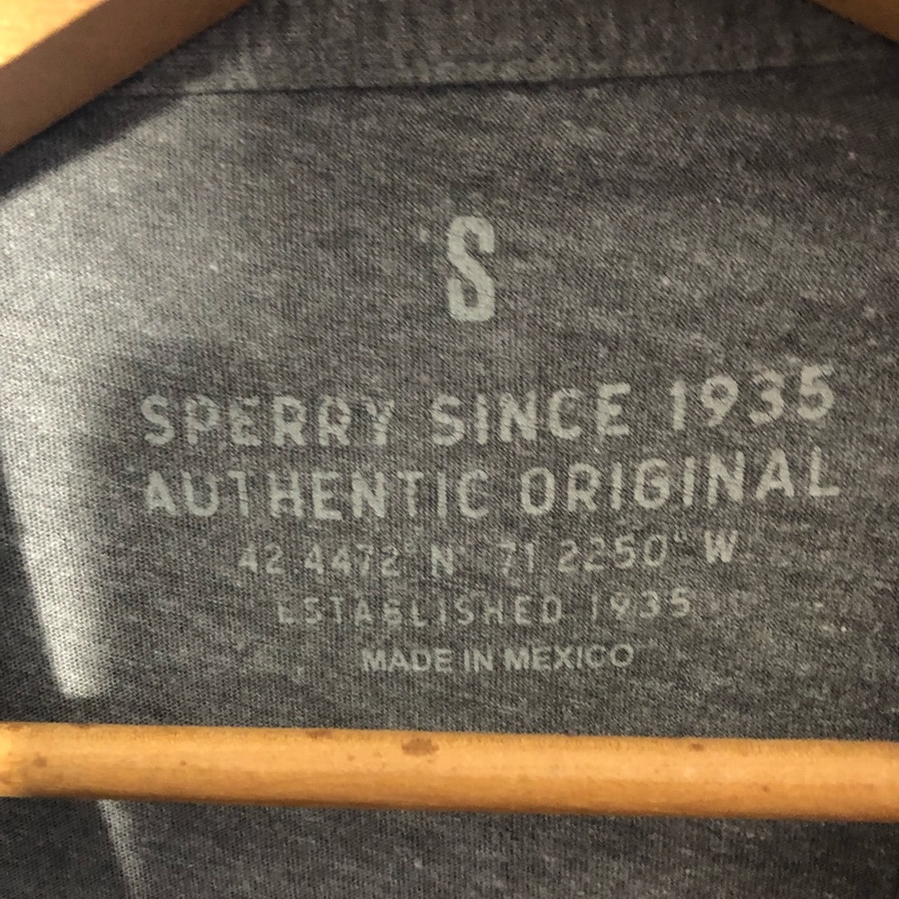 🦋Sperry graphic tee🦋 - Picture 3 of 3